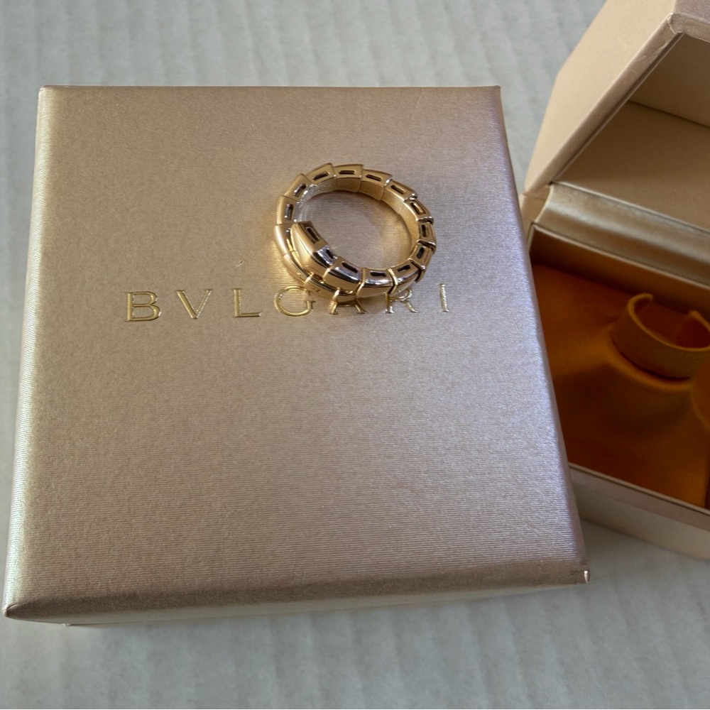 Bvlgari Serpenti Viper18k Yellow Gold Wrap Ring
USsize of approximately3.5to4.25 - Picture 16 of 16